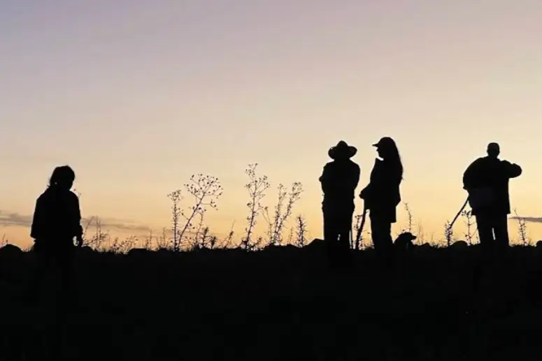 sombras personas campo